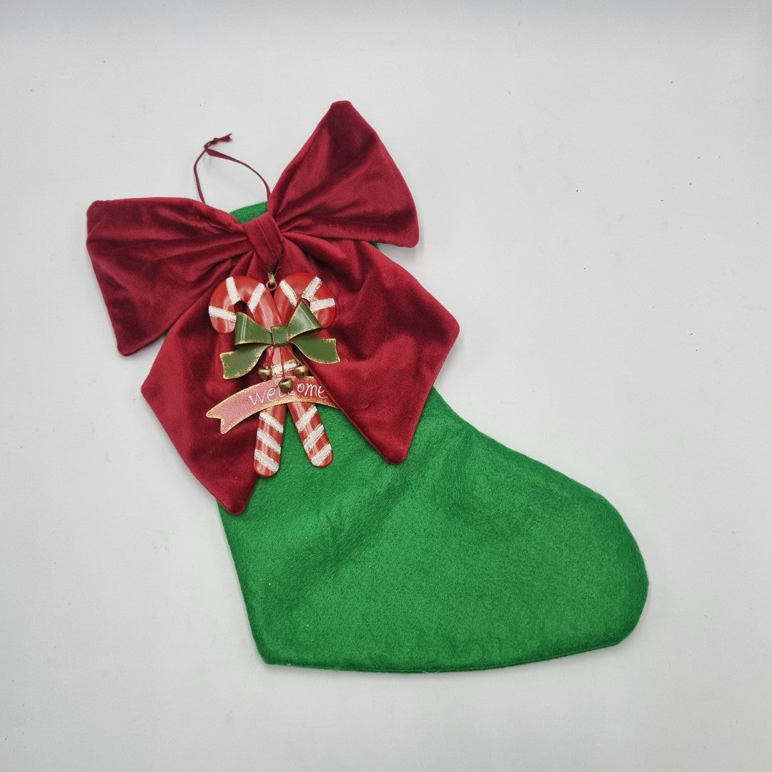 Calza della Befana verde con candy kane
