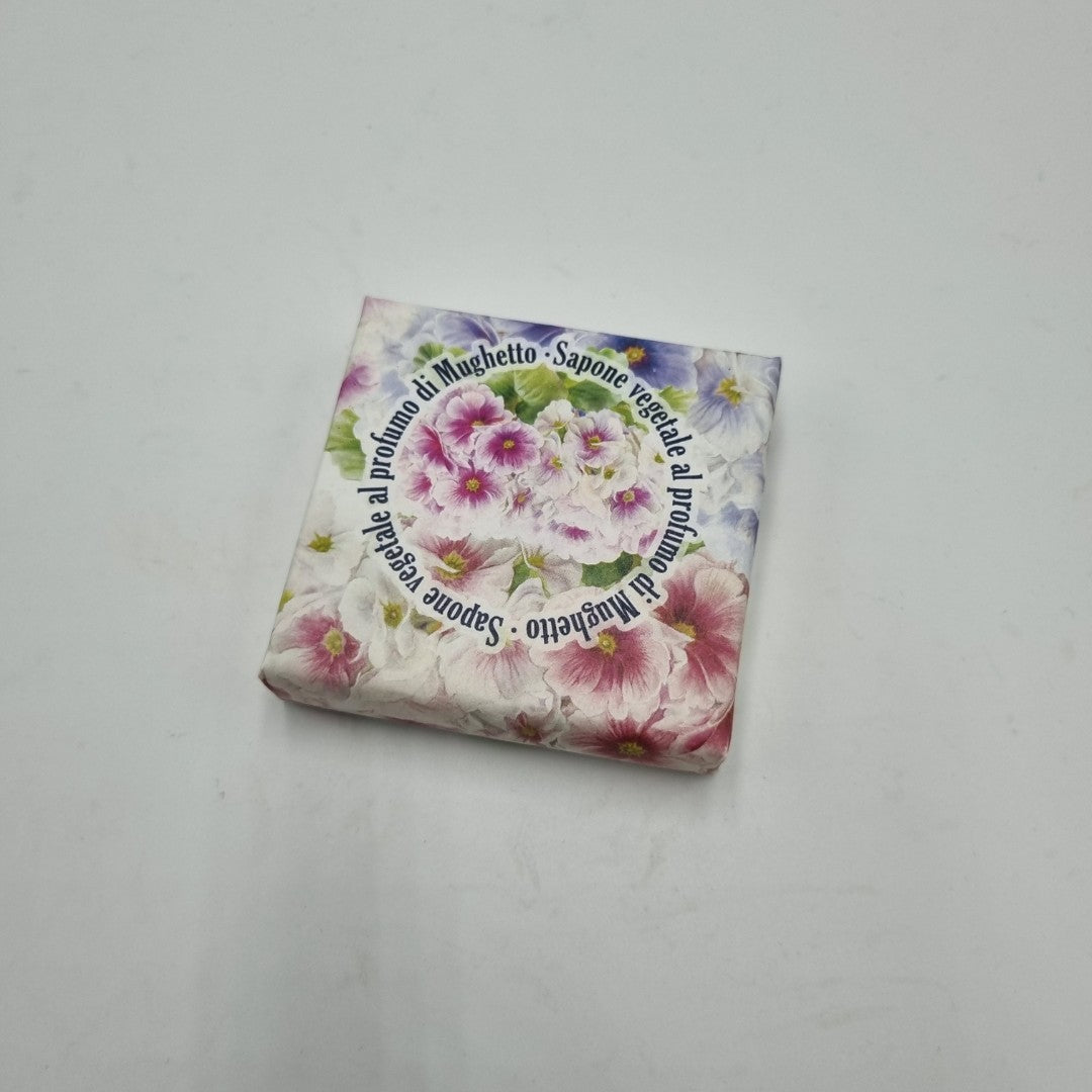 Set "Camelia", candela profumata, potpourri, tavolette profumate e saponetta