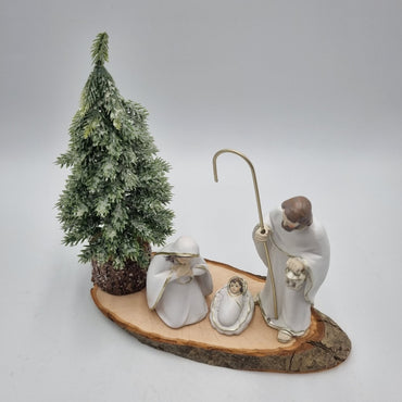 Presepe bianco su base tronco ovale