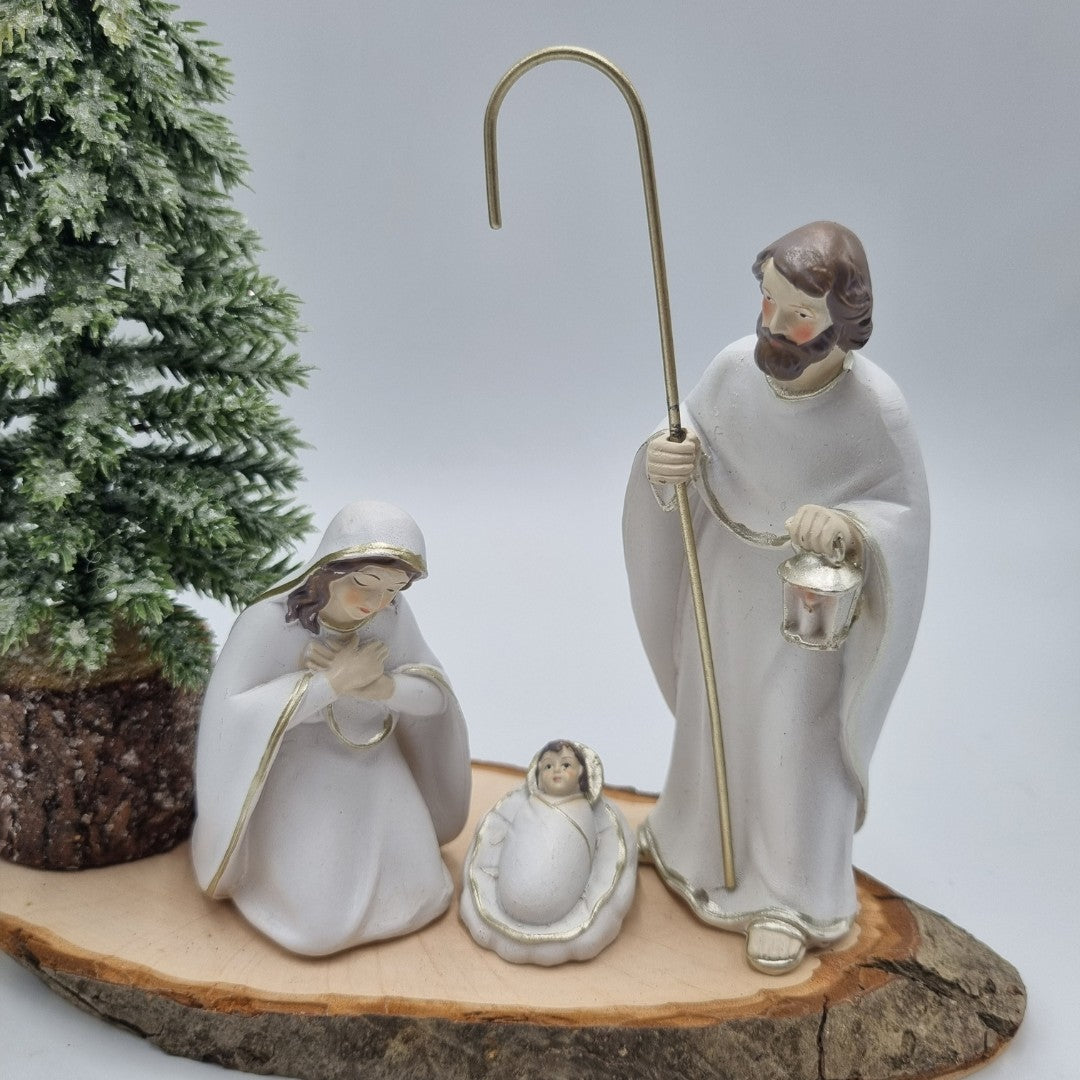 Presepe bianco su base tronco ovale